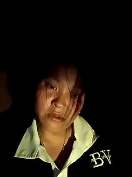 Snapshot of MuiNay chatting on December 2, 2025, 1:39 pm MuiNay online show from December 2, 2025, 1:39 pm