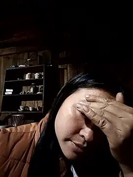 Snapshot of MuiNay chatting on January 9, 2026, 12:52 pm MuiNay online show from January 9, 2026, 12:52 pm