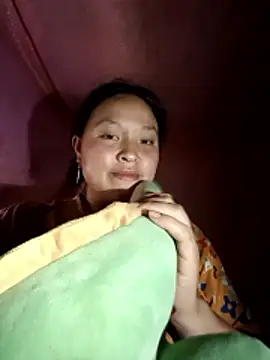 Snapshot of MuiNay chatting on January 17, 2026, 12:54 pm MuiNay online show from January 17, 2026, 12:54 pm