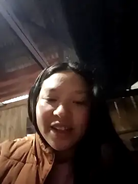 Snapshot of MuiNay chatting on February 1, 2026, 12:09 am MuiNay online show from February 1, 2026, 12:09 am