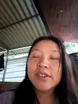 Snapshot of MuiNay chatting on February 3, 2026, 9:47 am MuiNay online show from February 3, 2026, 9:47 am