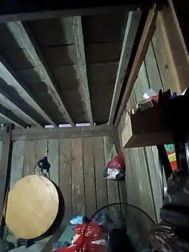 Snapshot of MuiNay chatting on February 4, 2026, 11:31 pm MuiNay online show from February 4, 2026, 11:31 pm