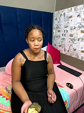 Dirtydaisyxx25 online show from October 14, 2025, 8:42 pm