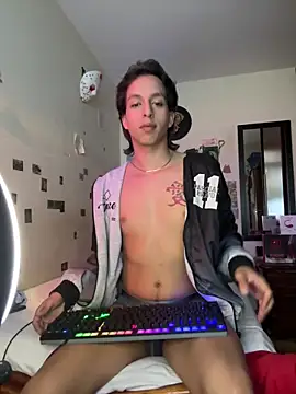 DannyPhantom555 online show from September 18, 2025, 3:47 pm