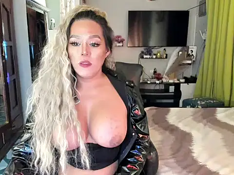 Snapshot of Queen_Angela6 chatting on October 16, 2025, 8:26 am Queen Angela6 online show from October 16, 2025, 8:26 am