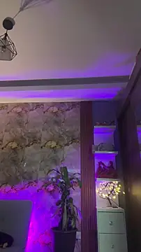 hannachris- online show from October 20, 2025, 2:12 am