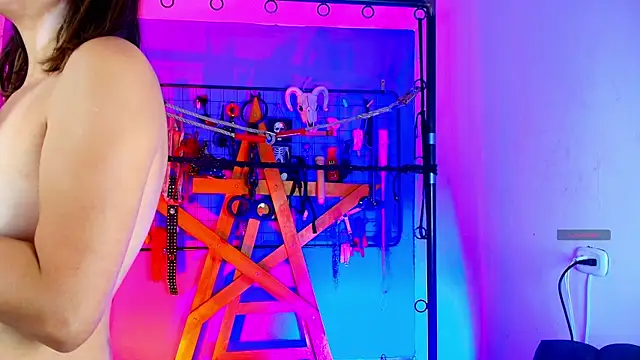 Misstresss aurora bdsm online show from November 11, 2025, 3:12 pm