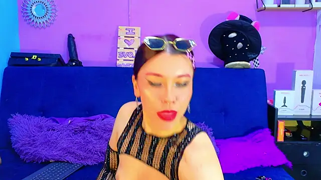 CristalRose online show from April 28, 2026, 5:51 pm