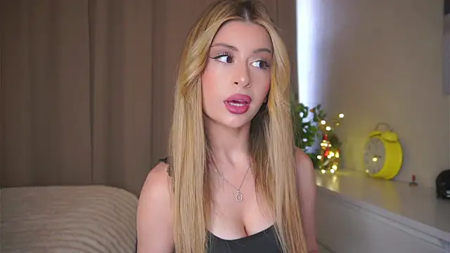 Snapshot of GeorginaHarn chatting on March 28, 2026, 8:03 am GeorginaHarn online show from March 28, 2026, 8:03 am
