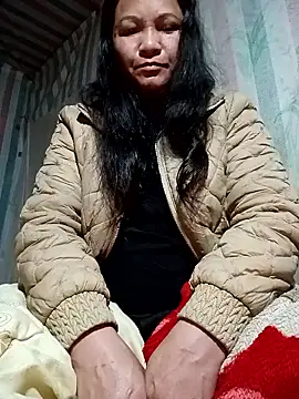 Love-Mama33 online show from January 12, 2026, 6:02 pm