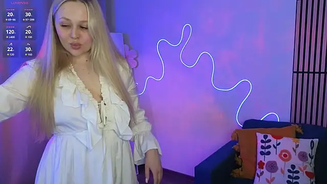 Snapshot of Estella_Elwood chatting on March 23, 2026, 7:40 pm Estella Elwood online show from March 23, 2026, 7:40 pm