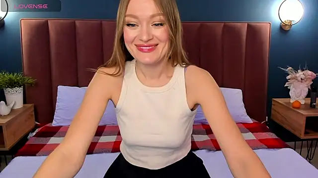 EvelynPoole online show from December 19, 2025, 1:34 am