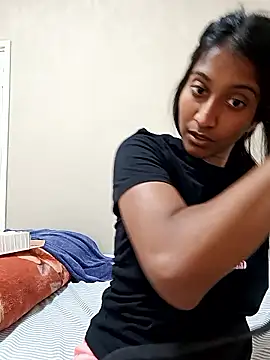 Snapshot of Ghetto_Gurl_06 chatting on November 11, 2025, 3:12 pm Ghetto Gurl 06 online show from November 11, 2025, 3:12 pm