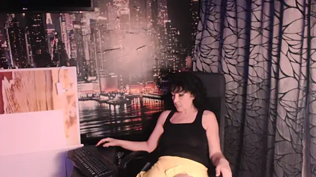 AMOURSWEET2025 online show from May 7, 2026, 6:57 pm