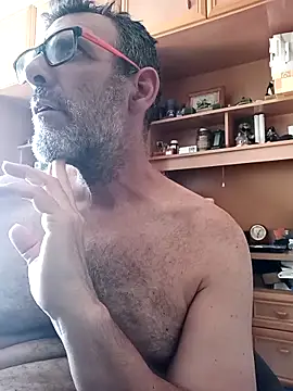 gigolobcn online show from April 25, 2026, 1:41 pm