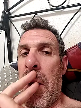gigolobcn online show from April 29, 2026, 9:21 pm