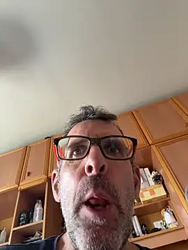 gigolobcn online show from May 1, 2026, 3:05 pm