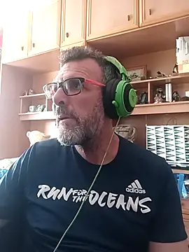 Snapshot of gigolobcn chatting on June 20, 2026, 10:18 am gigolobcn online show from June 20, 2026, 10:18 am