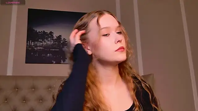 Snapshot of MandyMils chatting on October 4, 2025, 3:21 pm MandyMils online show from October 4, 2025, 3:21 pm