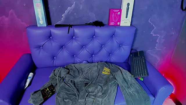 Lili milk20 online show from October 16, 2025, 7:04 pm