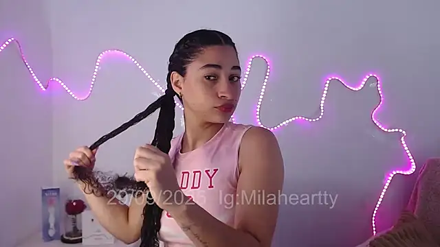 Snapshot of heartty_Milah chatting on September 29, 2025, 2:33 pm heartty Milah online show from September 29, 2025, 2:33 pm