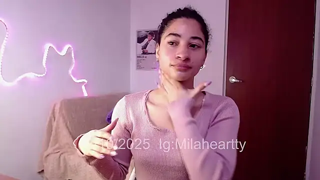 Snapshot of heartty_Milah chatting on October 13, 2025, 3:23 pm heartty Milah online show from October 13, 2025, 3:23 pm
