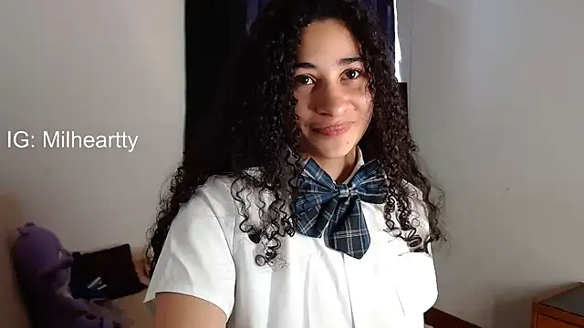 Snapshot of heartty_Milah chatting on November 12, 2025, 6:19 pm heartty Milah online show from November 12, 2025, 6:19 pm