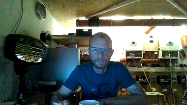 Snapshot of celsior45 chatting on May 17, 2026, 9:28 am celsior45 online show from May 17, 2026, 9:28 am