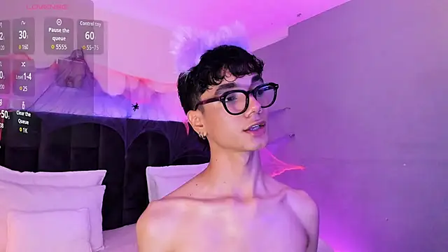 Phillicious   online show from October 31, 2025, 10:00 pm