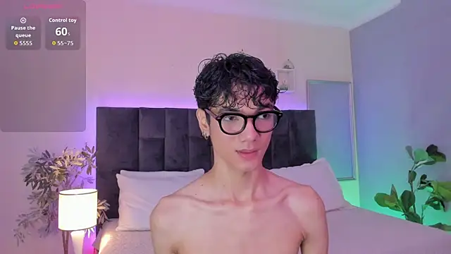 Phillicious   online show from December 14, 2025, 12:16 am