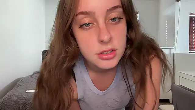 Snapshot of julietmills chatting on October 8, 2025, 8:39 pm julietmills online show from October 8, 2025, 8:39 pm