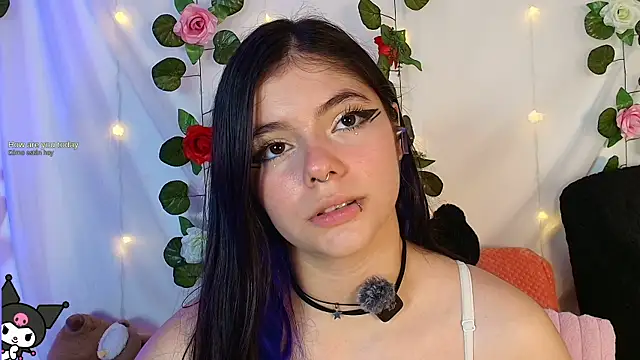 cutee andrea online show from April 29, 2026, 3:32 am