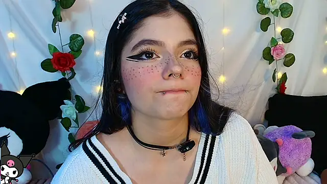cutee andrea online show from May 19, 2026, 1:56 am