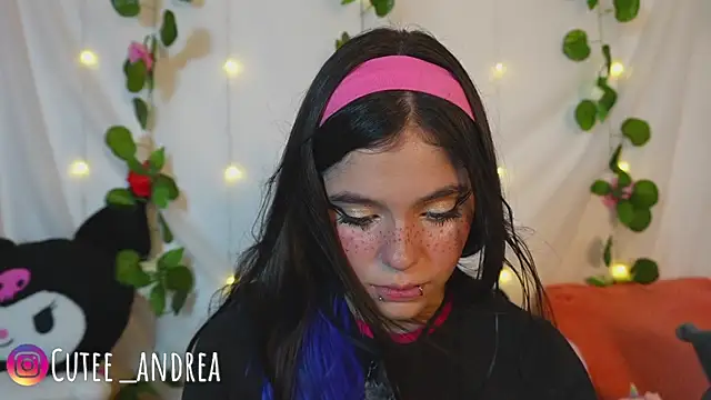 cutee andrea online show from May 28, 2026, 3:48 am