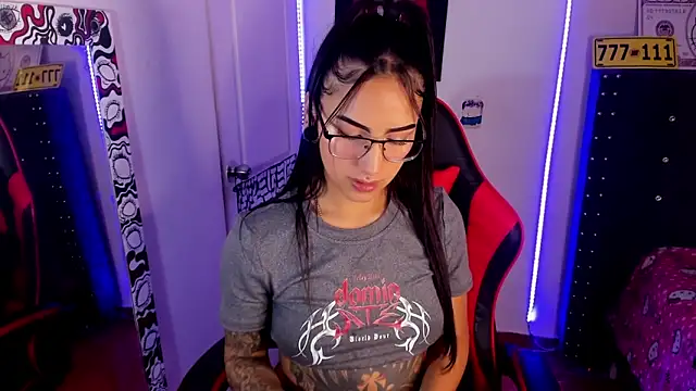 Samanthademonx20  online show from March 15, 2026, 5:52 pm