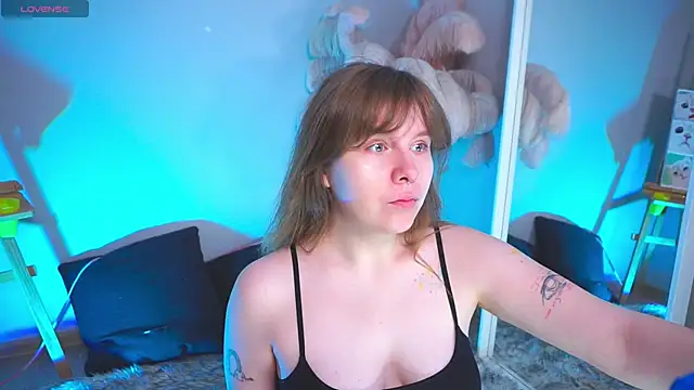 Snapshot of Sense_Of_Rosemary chatting on November 15, 2025, 6:22 am Sense Of Rosemary online show from November 15, 2025, 6:22 am