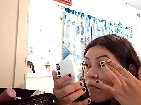 Snapshot of Kitty_WetXxX chatting on November 11, 2025, 2:22 am Kitty WetXxX online show from November 11, 2025, 2:22 am