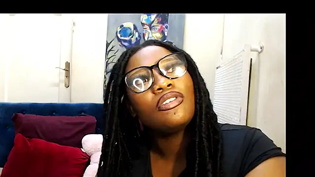 CurvyCocoxxx online show from April 28, 2026, 6:13 pm