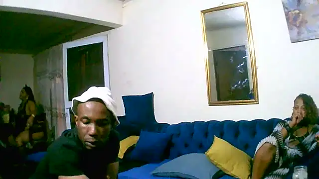 Snapshot of TheeBigPump chatting on September 18, 2025, 5:26 pm TheeBigPump online show from September 18, 2025, 5:26 pm