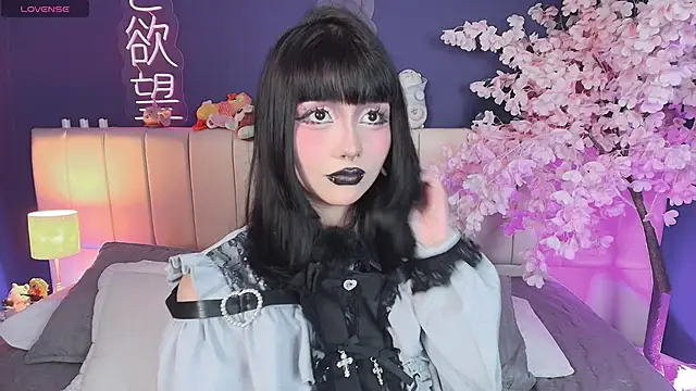 Shizuko  online show from June 10, 2026, 9:03 pm