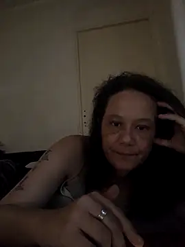 Snapshot of zeousseelphie chatting on September 20, 2025, 3:57 pm zeousseelphie online show from September 20, 2025, 3:57 pm