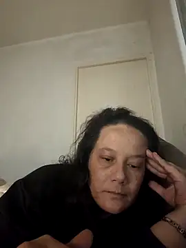 Snapshot of zeousseelphie chatting on September 26, 2025, 5:33 am zeousseelphie online show from September 26, 2025, 5:33 am