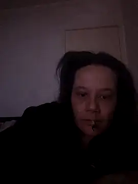 Snapshot of zeousseelphie chatting on March 28, 2026, 9:09 am zeousseelphie online show from March 28, 2026, 9:09 am