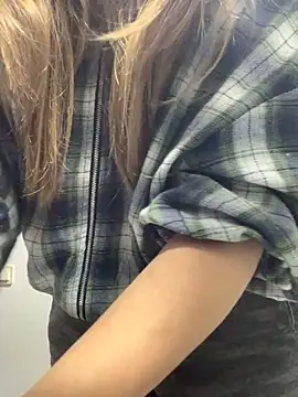 Snapshot of VesnaCrystal chatting on November 11, 2025, 8:20 pm VesnaCrystal online show from November 11, 2025, 8:20 pm