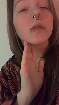 Snapshot of VesnaCrystal chatting on March 1, 2026, 9:39 pm VesnaCrystal online show from March 1, 2026, 9:39 pm