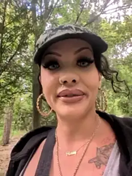 Av3ryyBe3 online show from June 6, 2026, 9:19 pm
