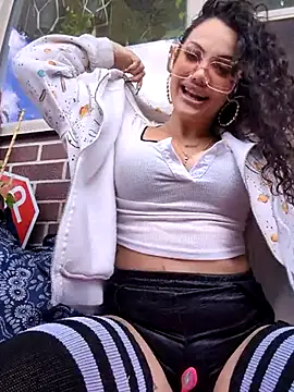 Av3ryyBe3 online show from June 19, 2026, 8:01 pm