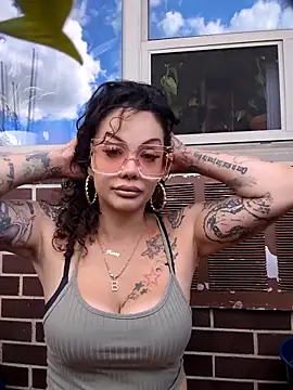 Av3ryyBe3 online show from June 20, 2026, 8:22 pm