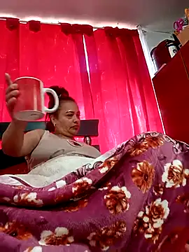 Snapshot of Lady_16 chatting on September 21, 2025, 12:40 pm Lady 16 online show from September 21, 2025, 12:40 pm