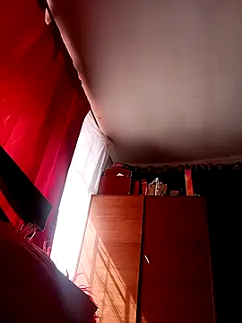 Snapshot of Lady_16 chatting on December 14, 2025, 2:44 pm Lady 16 online show from December 14, 2025, 2:44 pm